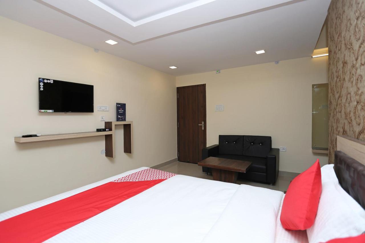Oyo Flagship 11549 Crystal Inn Jamshedpur Buitenkant foto